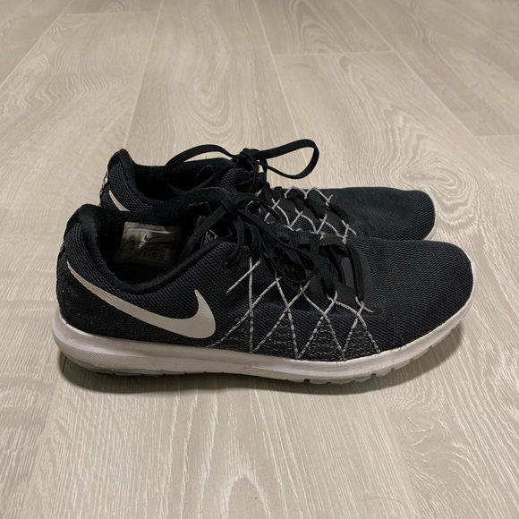 Nike Flex Running Shoe - Picture 2 of 3